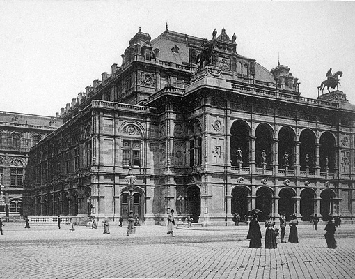 Die Hofoper von Außen. Fotografie.