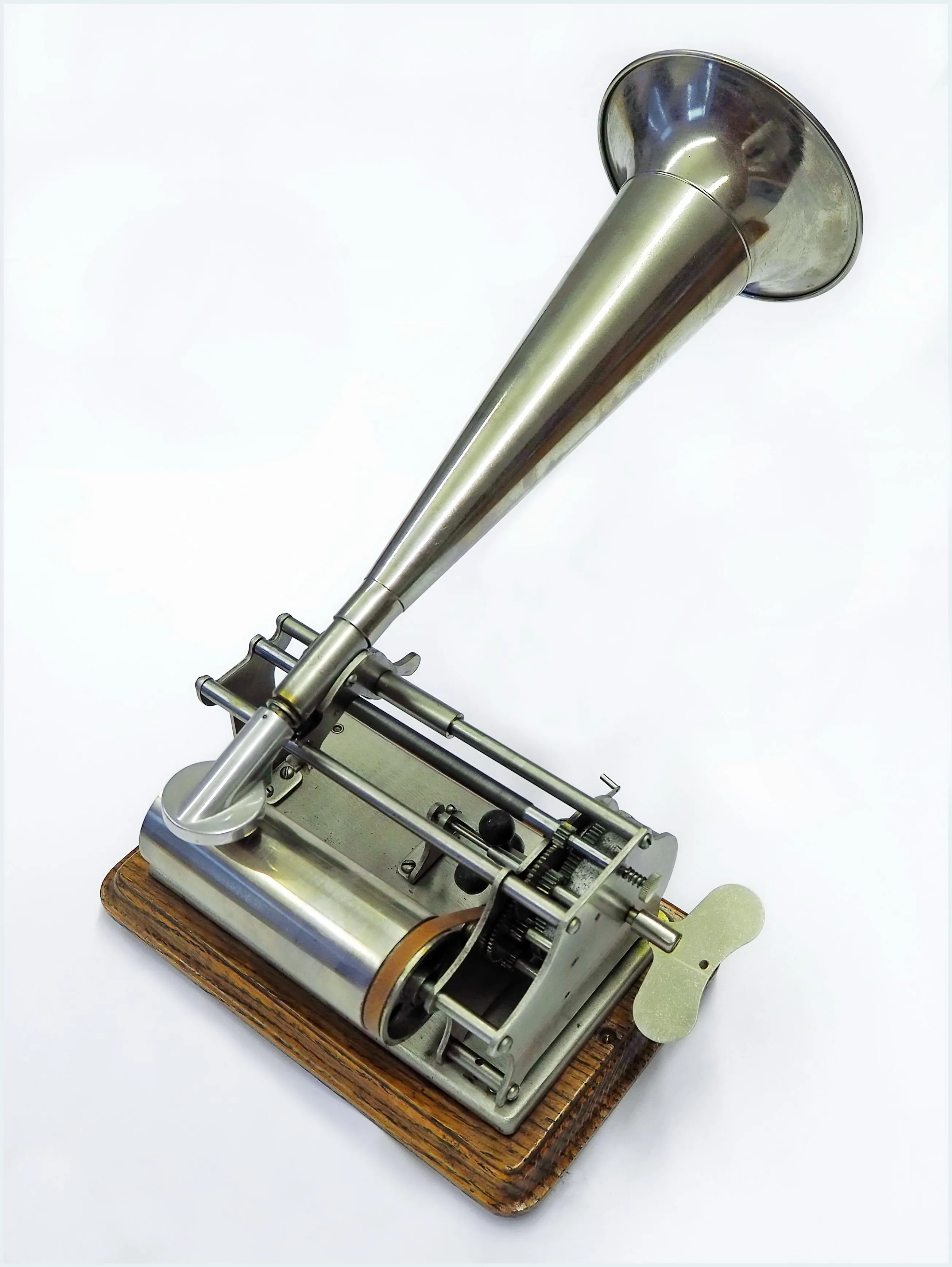 Phonograph "Graphophone Type Q" zum Abspielen von Wachswalzen, patentiert 1897