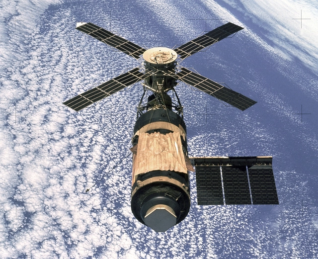 Skylab war die bisher einzige rein US-amerikanische Raumstation, 1973 und 1974 im Einsatz, stürzte sie 1979 ab. 