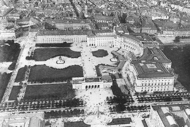 <p>Der Heldenplatz</p>