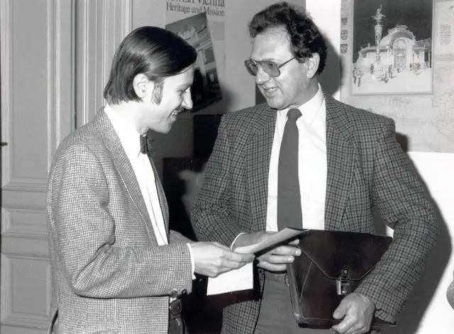 <p>Rainer Hubert und Gerhard Jagschitz beim IASA-Kongress 1988 in Wien</p>